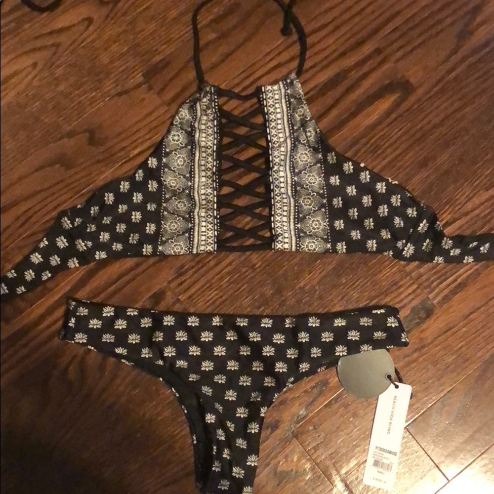 New! With tags amuse society bikini